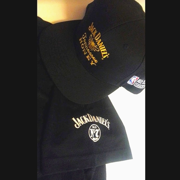 NBA Collector's Memorabilia RARE Gift Set: Trading Cards, All-Star Hat, T-Shirt - Picture 4 of 8